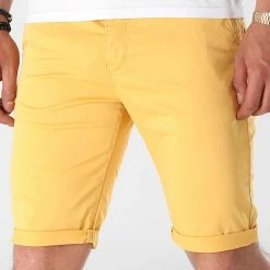 Promos Mackten Magasin 49 Bon marché ✨ Short Chino 6166 Jaune Moutarde de Mackten 😉