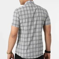 Offres ✨ Chemise Manches Courtes A Carreaux MCC-004 Gris Bleu Marine de Mackten 😉 9 Offres ✨ Chemise Manches Courtes A Carreaux MCC-004 Gris Bleu Marine de Mackten 😉 -Promos Mackten Magasin mackten 316460 MCC 004 GRIS 20220426T151456 04