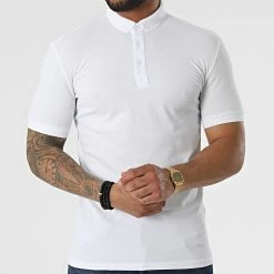 Offres 🔔 Polo Manches Courtes 1225 Blanc de Mackten 💯 8 Offres 🔔 Polo Manches Courtes 1225 Blanc de Mackten 💯 -Promos Mackten Magasin mackten 318670 1225 1 BLANC 20220512T085802 03